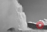 Standbild Old Faithful Geysir Wyoming United States USA, 1936, aus Sekunde 30 historischem Filmmaterial Videoclip 65675050289