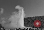 Standbild Old Faithful Geysir Wyoming United States USA, 1936, aus Sekunde 50 historischem Filmmaterial Videoclip 65675050289