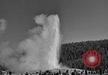Standbild Old Faithful Geysir Wyoming United States USA, 1936, aus Sekunde 52 historischem Filmmaterial Videoclip 65675050289