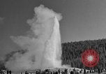 Standbild Old Faithful Geysir Wyoming United States USA, 1936, aus Sekunde 57 historischem Filmmaterial Videoclip 65675050289