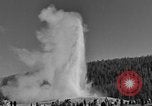 Standbild Old Faithful Geysir Wyoming United States USA, 1936, aus Sekunde 59 historischem Filmmaterial Videoclip 65675050289