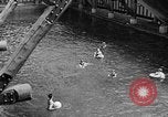 Standbild Swimmingpool Wyoming United States USA, 1936, aus Sekunde 15 historischem Filmmaterial Videoclip 65675050290