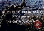 Standbild Tourist Bus United States USA, 1942, aus Sekunde 27 historischem Filmmaterial Videoclip 65675050314