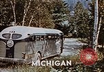 Standbild Holländische Holzschuhe hergestellt Holland Michigan USA, 1942, aus Sekunde 3 historischem Filmmaterial Videoclip 65675050329