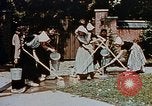 Standbild Holländische Holzschuhe hergestellt Holland Michigan USA, 1942, aus Sekunde 20 historischem Filmmaterial Videoclip 65675050329