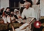 Standbild Holländische Holzschuhe hergestellt Holland Michigan USA, 1942, aus Sekunde 33 historischem Filmmaterial Videoclip 65675050329