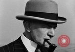Standbild man rauchen Rohr Gwynedd Pennsylvania USA, 1929, aus Sekunde 16 historischem Filmmaterial Videoclip 65675050354