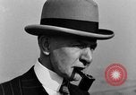 Standbild man rauchen Rohr Gwynedd Pennsylvania USA, 1929, aus Sekunde 17 historischem Filmmaterial Videoclip 65675050354