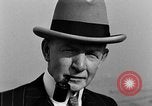Standbild man rauchen Rohr Gwynedd Pennsylvania USA, 1929, aus Sekunde 18 historischem Filmmaterial Videoclip 65675050354