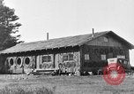 Standbild Holzhaus Port Angeles Washington USA, 1929, aus Sekunde 17 historischem Filmmaterial Videoclip 65675050357