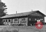 Standbild Holzhaus Port Angeles Washington USA, 1929, aus Sekunde 21 historischem Filmmaterial Videoclip 65675050357