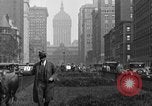 Image Traite une vache à New York New York City USA, 1929, de la seconde 19 séquences d'archives historiques vidéo 65675050358