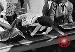 Standbild Wassermelone essen Wettbewerb Oakland California USA, 1929, aus Sekunde 30 historischem Filmmaterial Videoclip 65675050360