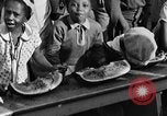 Standbild Wassermelone essen Wettbewerb Oakland California USA, 1929, aus Sekunde 33 historischem Filmmaterial Videoclip 65675050360