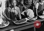 Standbild Wassermelone essen Wettbewerb Oakland California USA, 1929, aus Sekunde 35 historischem Filmmaterial Videoclip 65675050360