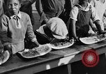 Standbild Wassermelone essen Wettbewerb Oakland California USA, 1929, aus Sekunde 36 historischem Filmmaterial Videoclip 65675050360