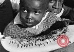 Standbild Wassermelone essen Wettbewerb Oakland California USA, 1929, aus Sekunde 42 historischem Filmmaterial Videoclip 65675050360