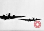 Image de raids aériens allemands France, 1942, de la seconde 28 séquences d'archives historiques vidéo 65675050368