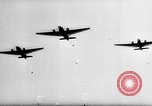 Image de raids aériens allemands France, 1942, de la seconde 33 séquences d'archives historiques vidéo 65675050368