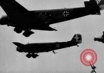 Image de raids aériens allemands France, 1942, de la seconde 36 séquences d'archives historiques vidéo 65675050368