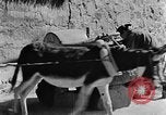 Standbild Dorf Schleifstein China, 1938, aus Sekunde 24 historischem Filmmaterial Videoclip 65675050387
