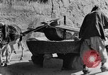 Standbild Dorf Schleifstein China, 1938, aus Sekunde 37 historischem Filmmaterial Videoclip 65675050387