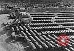 Standbild Backstein Machen China, 1938, aus Sekunde 11 historischem Filmmaterial Videoclip 65675050389