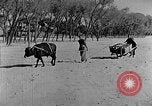 Standbild Backstein Machen China, 1938, aus Sekunde 30 historischem Filmmaterial Videoclip 65675050389
