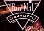 Standbild Burlington Mühlen New York City USA, 1950, aus Sekunde 12 historischem Filmmaterial Videoclip 65675050469
