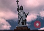 Standbild Burlington Mühlen New York City USA, 1950, aus Sekunde 43 historischem Filmmaterial Videoclip 65675050469
