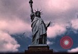 Standbild Burlington Mühlen New York City USA, 1950, aus Sekunde 44 historischem Filmmaterial Videoclip 65675050469