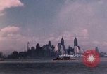 Standbild Burlington Mühlen New York City USA, 1950, aus Sekunde 47 historischem Filmmaterial Videoclip 65675050469