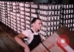Standbild Garne Central Falls North Carolina USA, 1950, aus Sekunde 15 historischem Filmmaterial Videoclip 65675050470