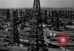 Standbild petroleum Produktion und Distribution United States USA, 1943, aus Sekunde 50 historischem Filmmaterial Videoclip 65675050492