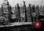 Standbild petroleum Produktion und Distribution United States USA, 1943, aus Sekunde 60 historischem Filmmaterial Videoclip 65675050492