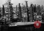 Standbild petroleum Produktion und Distribution United States USA, 1943, aus Sekunde 62 historischem Filmmaterial Videoclip 65675050492