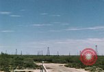Standbild bohren Erdöl United States USA, 1952, aus Sekunde 16 historischem Filmmaterial Videoclip 65675050496