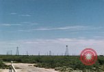 Standbild bohren Erdöl United States USA, 1952, aus Sekunde 19 historischem Filmmaterial Videoclip 65675050496