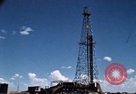 Standbild bohren Erdöl United States USA, 1952, aus Sekunde 39 historischem Filmmaterial Videoclip 65675050496
