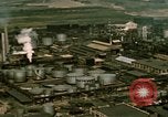 Image de la distillation du pétrole brut United States USA, 1952, de la seconde 3 séquences d'archives historiques vidéo 65675050497