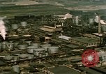 Image de la distillation du pétrole brut United States USA, 1952, de la seconde 5 séquences d'archives historiques vidéo 65675050497
