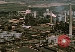 Image de la distillation du pétrole brut United States USA, 1952, de la seconde 9 séquences d'archives historiques vidéo 65675050497