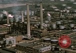 Image de la distillation du pétrole brut United States USA, 1952, de la seconde 17 séquences d'archives historiques vidéo 65675050497