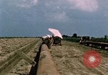 Image des oléoducs United States USA, 1952, de la seconde 13 séquences d'archives historiques vidéo 65675050498