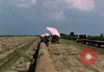 Image des oléoducs United States USA, 1952, de la seconde 14 séquences d'archives historiques vidéo 65675050498