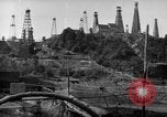 Image Moreni Centre d'huile Prahova Roumanie, 1926, de la seconde 62 séquences d'archives historiques vidéo 65675050503
