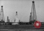 Standbild Bustenari Ölfeld Rumänien, 1926, aus Sekunde 26 historischem Filmmaterial Videoclip 65675050505