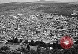 Image Medjillah champs pétrolifères Tliouanet Algérie, 1926, de la seconde 19 séquences d'archives historiques vidéo 65675050511