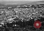 Image Medjillah champs pétrolifères Tliouanet Algérie, 1926, de la seconde 28 séquences d'archives historiques vidéo 65675050511