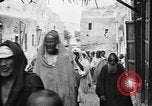 Image Medjillah champs pétrolifères Tliouanet Algérie, 1926, de la seconde 41 séquences d'archives historiques vidéo 65675050511